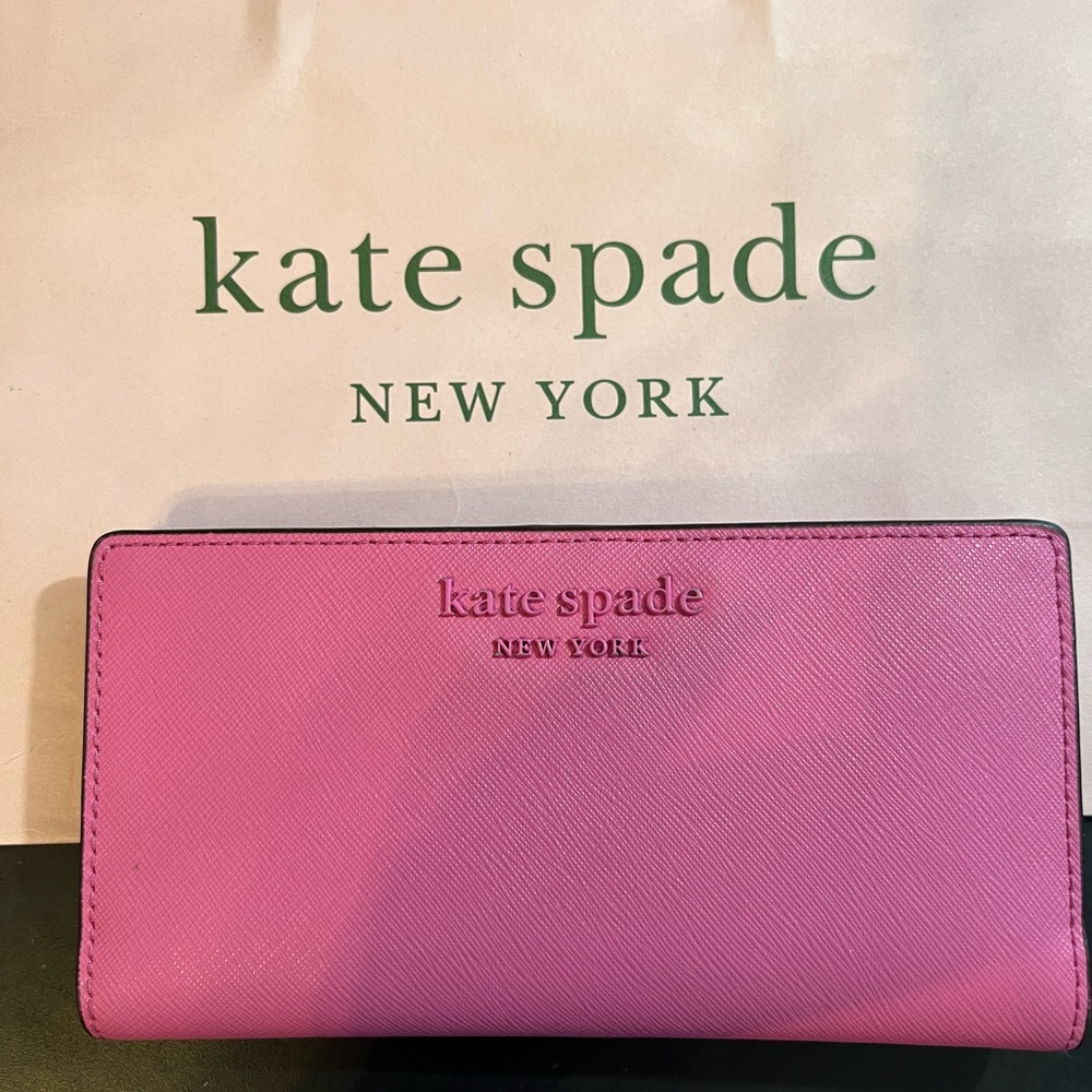 Kate Spade like new bifold wallet in PINK